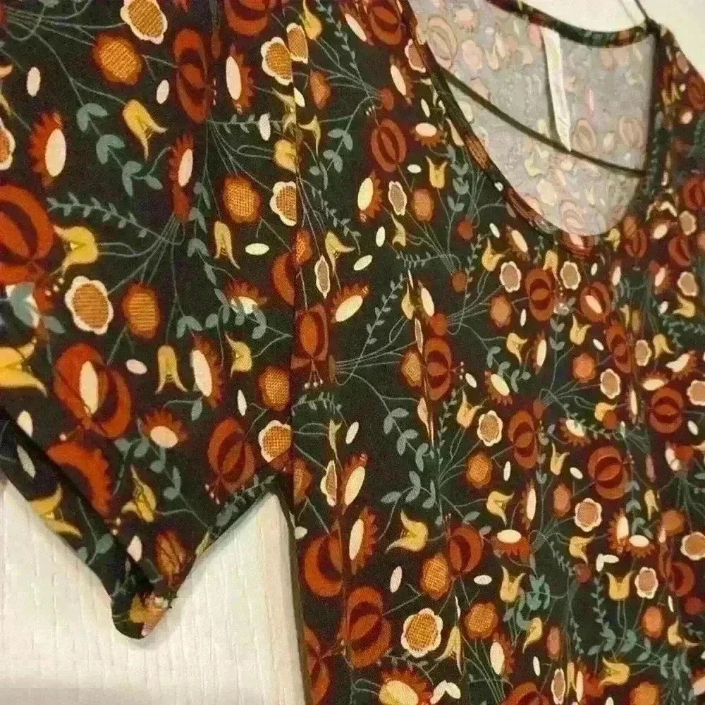 💚 3/$15 New LuLaRoe XS Classic T-Shirt - Picture 6 of 7